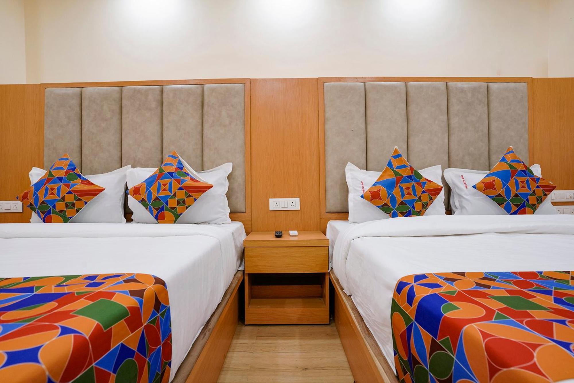 Fabhotel 7 Square - Nr Bkc Mumbai Exterior photo