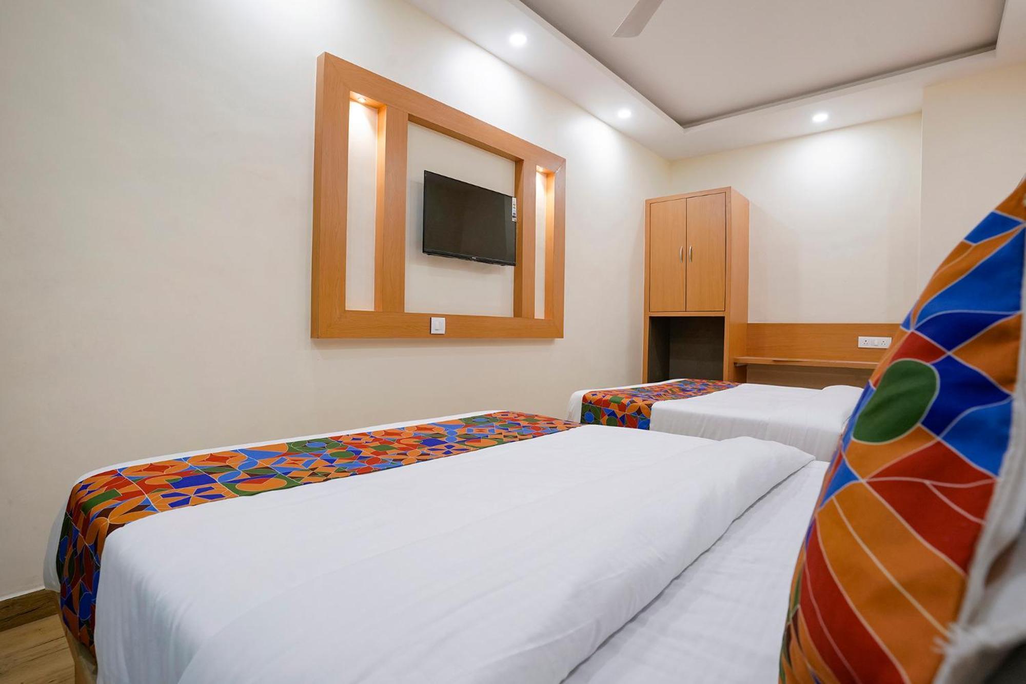 Fabhotel 7 Square - Nr Bkc Mumbai Exterior photo