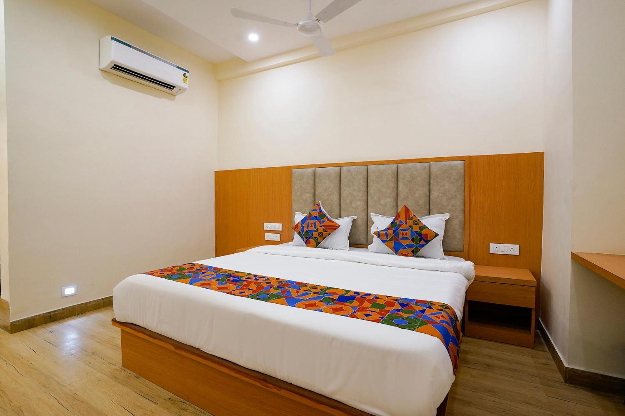 Fabhotel 7 Square - Nr Bkc Mumbai Exterior photo
